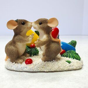 Charming Tails Figurine Collectible Kiss-Mas Lights